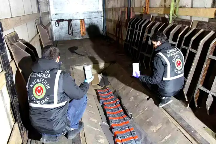 Kapıkule'de Milyonlarca Lira Değerinde Kaçak Telefon Operasyonu