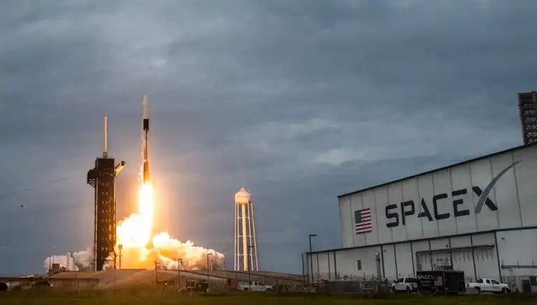 SpaceX Yeni Starlink Uyduları Fırlatıyor